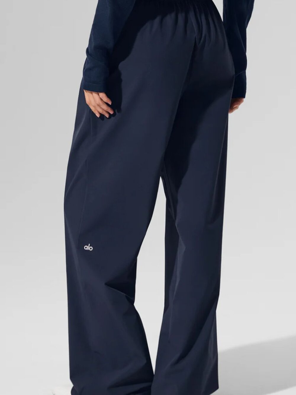 ๐ Navy Blue Alo Yoga High-Waisted Loose Fit Suit Up Pants NWT Regular(30 inch) - Picture 8 of 9